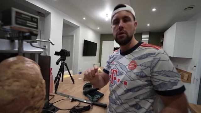 J’ai acheté une vraie machine à Kebab (on fait une broche de 10KG !) смотреть онлайн