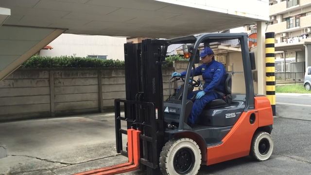 【中古販売】トヨタ8FGL25 2.5t FSV三段マスト 動作確認 смотреть онлайн