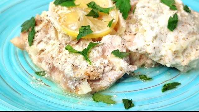 Курочка тушеная в сметане с чесноком и лимоном. смотреть онлайн