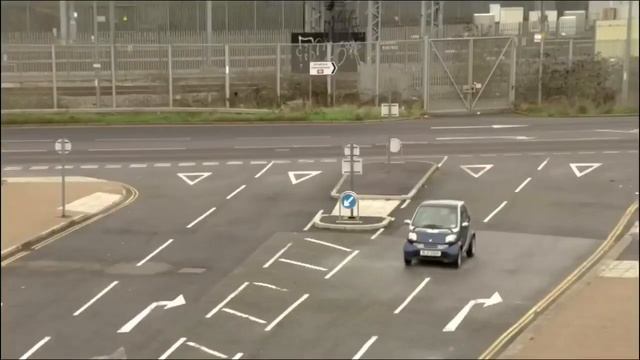 EastEnders - Dot Branning’s Car Crash (23rd February 2017) смотреть онлайн