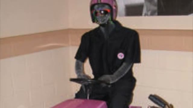 Arctic Cat Purple Lawn Mower смотреть онлайн