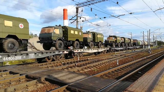 ВЛ10У-924 со сборным грузовым... смотреть онлайн