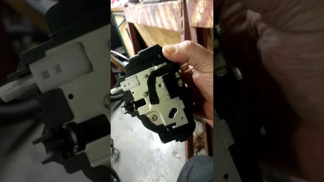 2005 Nissan Maxima door does not open смотреть онлайн