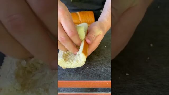stuffed french 🥖bread 🍞 with bolognese sauce смотреть онлайн