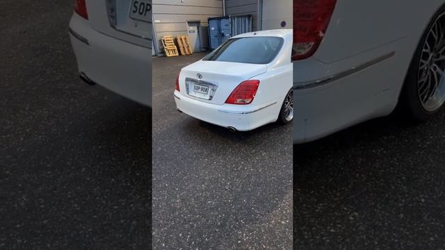 Toyota Crown Majesta UZS186 Muffler delete soundcheck (2 last mufflers removed, oem tips) смотреть онлайн