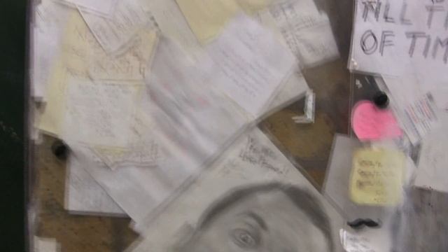 London 2013, около дома Freddie Mercury (Queen) смотреть онлайн