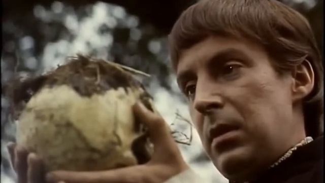 Ian Richardson Playing Hamlet In 1969 - Yorick Scene