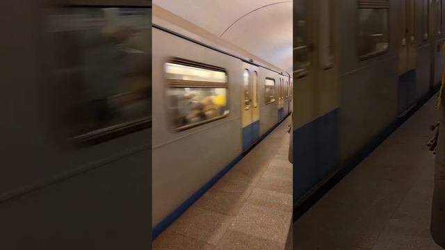 Прибытие поезда на станцию Площадь Ильича смотреть онлайн