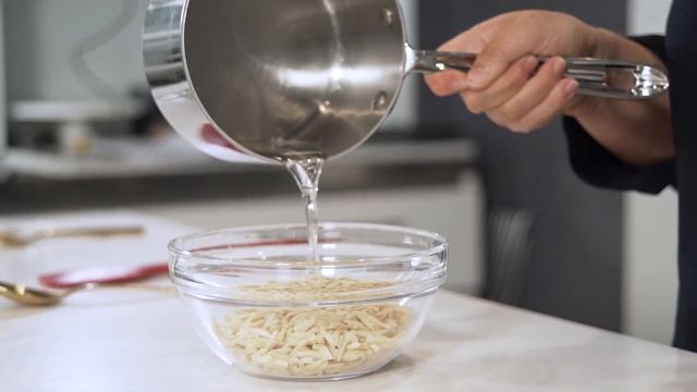 Step 3: Almonds. Kirsten Tibballs' coffee and hazelnut praline mousse cake смотреть онлайн
