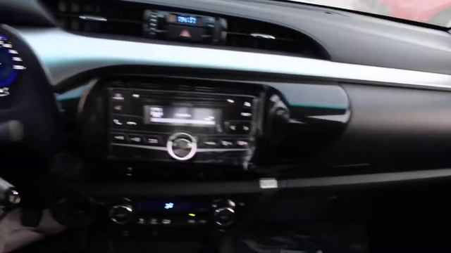 Toyota Hilux SR.5 Diesel 4x4 Manual 2018 Model смотреть онлайн
