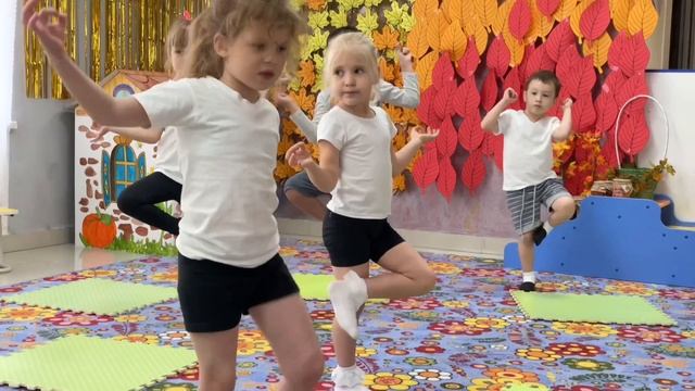 Детский центр "Аленький Цветоцек" смотреть онлайн