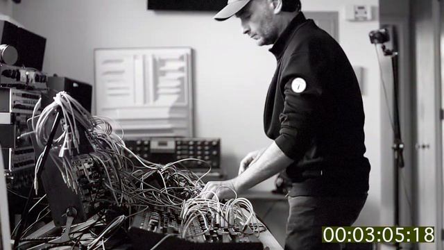 Boris Nazarov Echo Camerata DAWless Modular Jam 130bpm смотреть онлайн