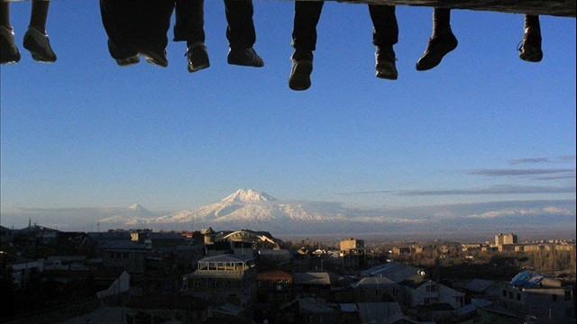 Կը նկարեմ ես մի քաղաք -Տաթեւիկ Աղամիրեան.wmv смотреть онлайн