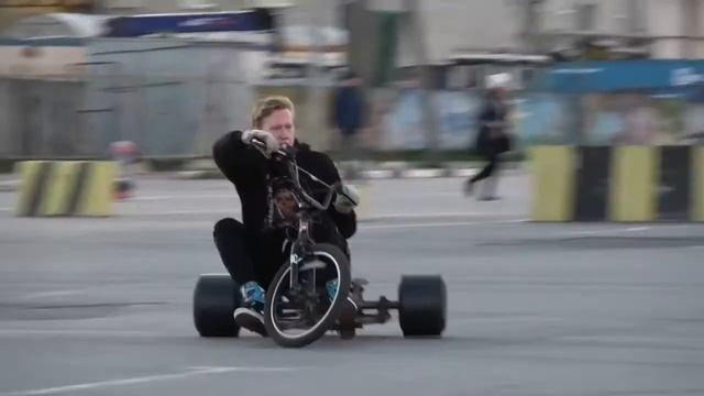 ЛЮТЫЙ ДРИФТ НА МАШИНАХ ПОД КРУТЫЕ ТРЕКИ смотреть онлайн