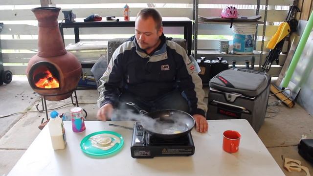BUSH COOKING : Bush Jam Donuts смотреть онлайн