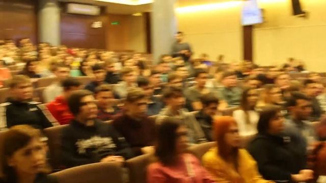 Открывает образовательный форум КУРС-2019 зам. главы г. Уфы Рустем Газизов смотреть онлайн