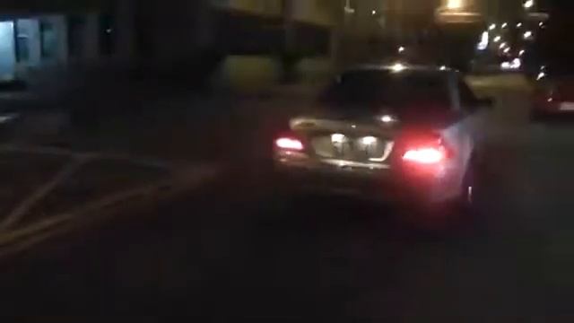 BENZ W220 S600 中尾段 爆音 смотреть онлайн