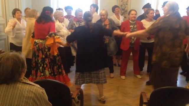 Арбат, местные танцы смотреть онлайн