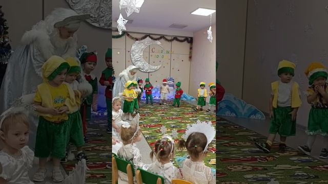 1 Новогодний праздник у малышей первых младших групп. ДОУ 4 Домна смотреть онлайн