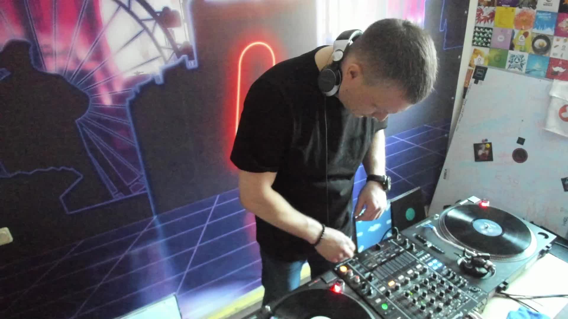 Живые игры 26.12.24 смотреть онлайн