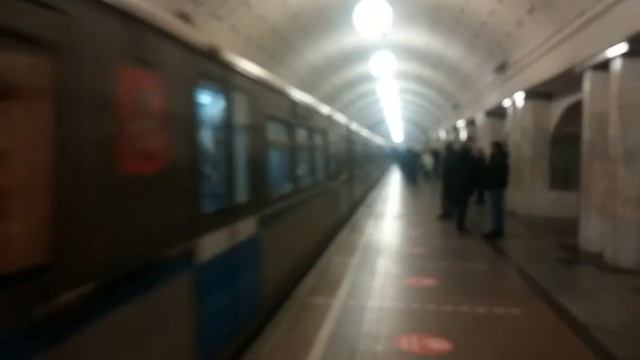 81-740/741.1 Русич На станции Охотный ряд