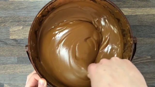 Semi-Liquid Caramelised Praline смотреть онлайн