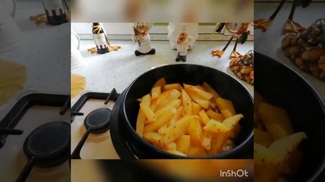 Запечённый картофель с куриными крылышками смотреть онлайн