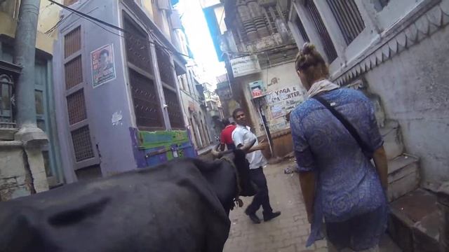 Varanasi . India . 2018 9 24 смотреть онлайн