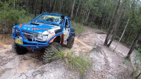 Offroad action Twin locked Toyota hilux LN106 on 37inch maxis trepadors 3.0 turbo diesel