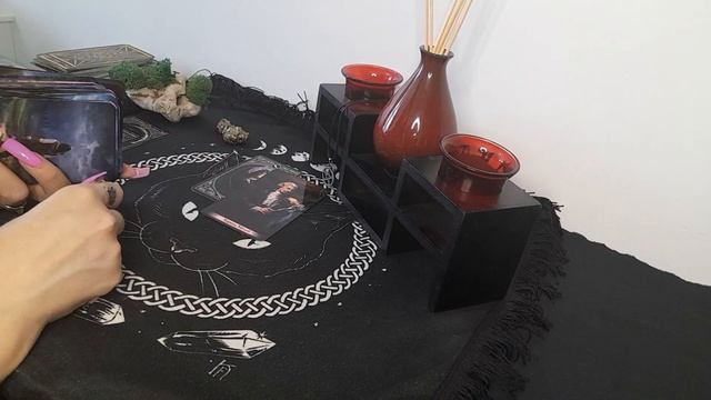 4 Королевы: Кто Хочет Встречи с Вами, но НЕ Решается Вас Пригласить?!. смотреть онлайн