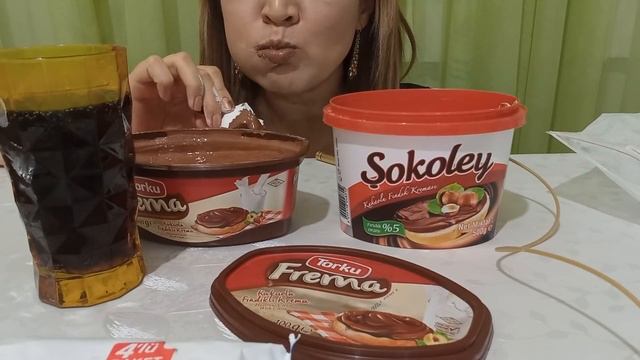 Бисквит и шоколадный крем 👌 смотреть онлайн