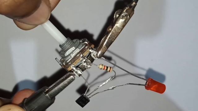 Simple 3v LED Light Brightness Controller | New Electronics Project смотреть онлайн