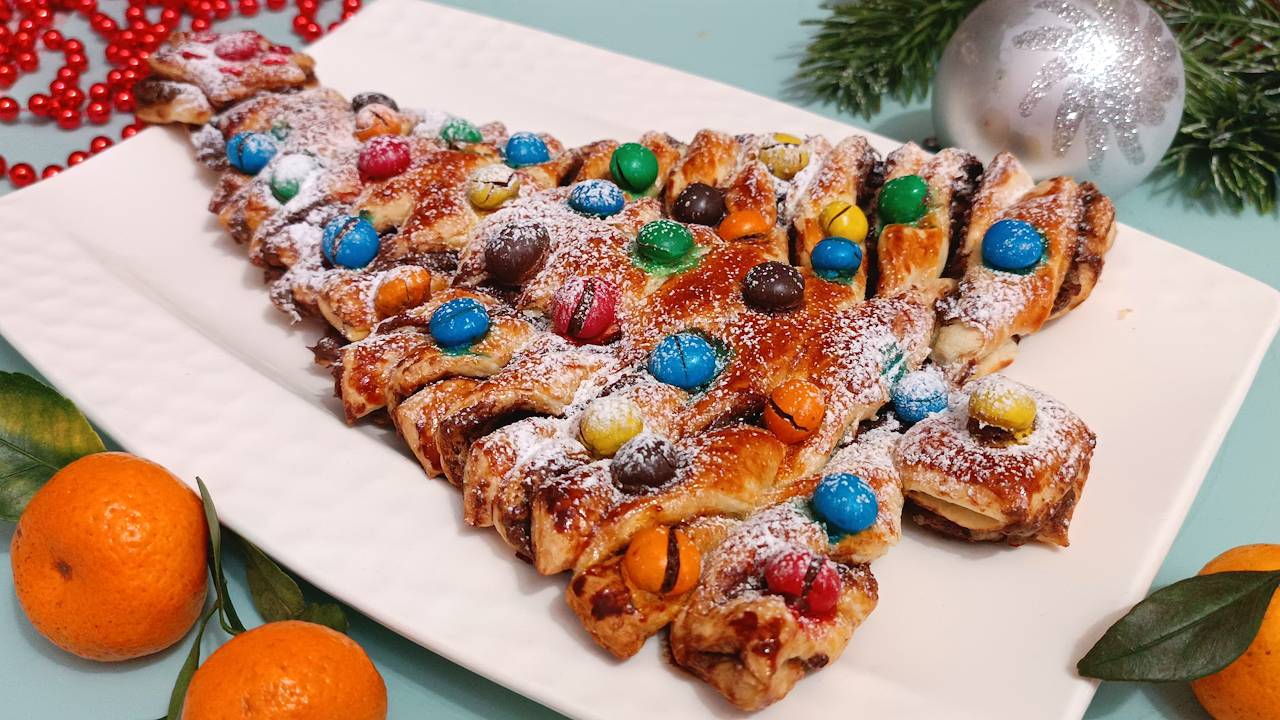 🎄 Шоколадная ёлочка из слоеного теста смотреть онлайн