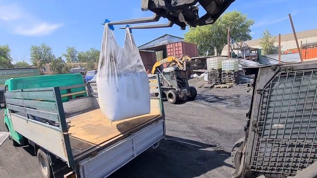 Купили песок для пескоструйной очистки чугуна.