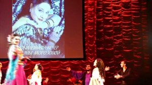 Цыганские танцы исполняют артисты музыкального цыганского театра Ромэн.