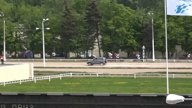 Московский ипподром. Скачки. 15.05.16. Скачка 4(8) смотреть онлайн