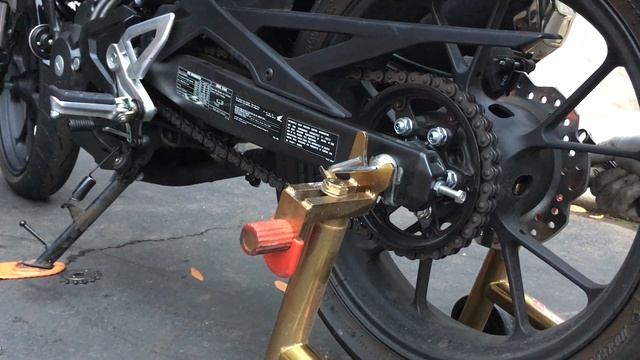 CB300R chain adjustment смотреть онлайн