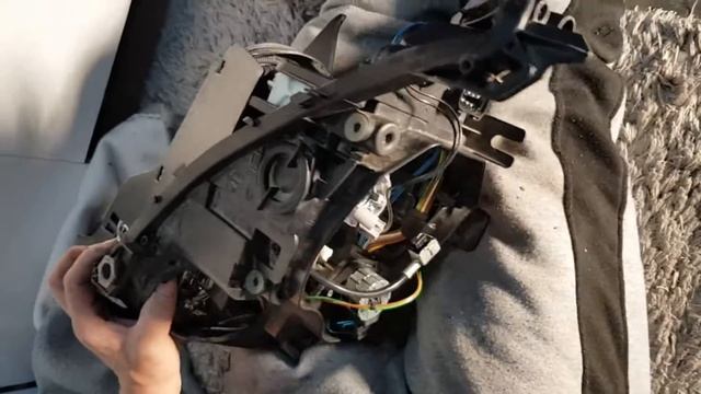 Replacement of Xenon magnifying glass - BMW E60 - Înlocuirea lupei Xenon (2022) смотреть онлайн