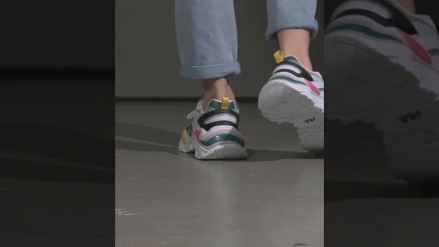 FILA Electrove White & Multi Shoes смотреть онлайн