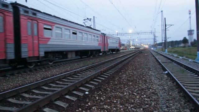 Электропоезд ЭР2Т-7100 станция Бекасово-1 смотреть онлайн