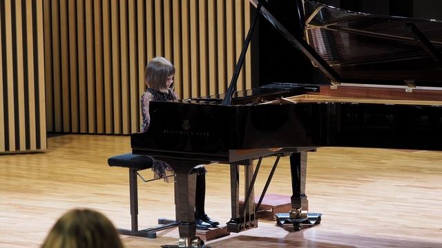 N.Dauge Miniatura, Г. Галынин "Зайчик" смотреть онлайн