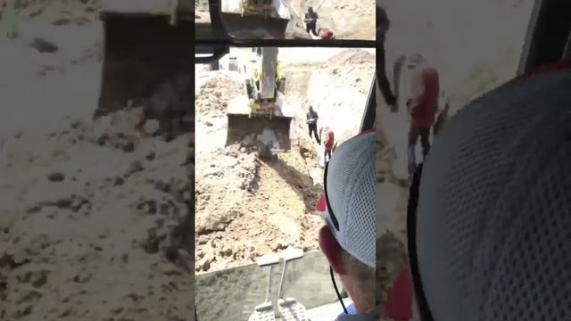 Engcon Tilt Rotator with Trimble Earthworks on a John Deere 210G смотреть онлайн