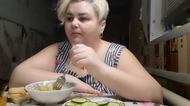 опять вкуснятина МУКБАНГ смотреть онлайн