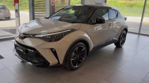 Toyota C-HR GR Sport Hybrid 2023 - Интерьер и Экстерьер