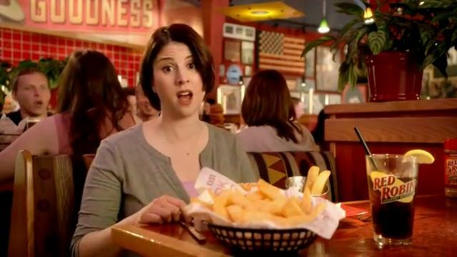 Melanie Paxson Red Robin Bottomless Steak Fries TV Spot, 'Booyah' смотреть онлайн