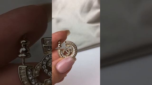 Серьги в стиле Chanel смотреть онлайн
