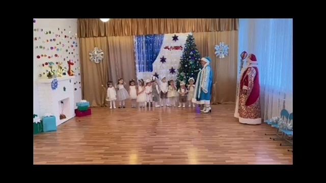 Дед Мороз принес подарки смотреть онлайн