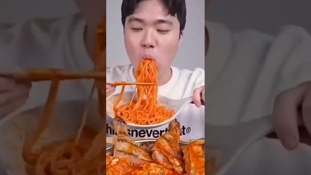 Spicy Noodles, Grilled Chicken And Spicy Stewart смотреть онлайн