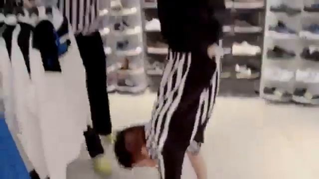 adidas адидас смотреть онлайн