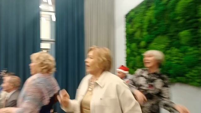 Потолок ледяной (У леса на опушке) смотреть онлайн